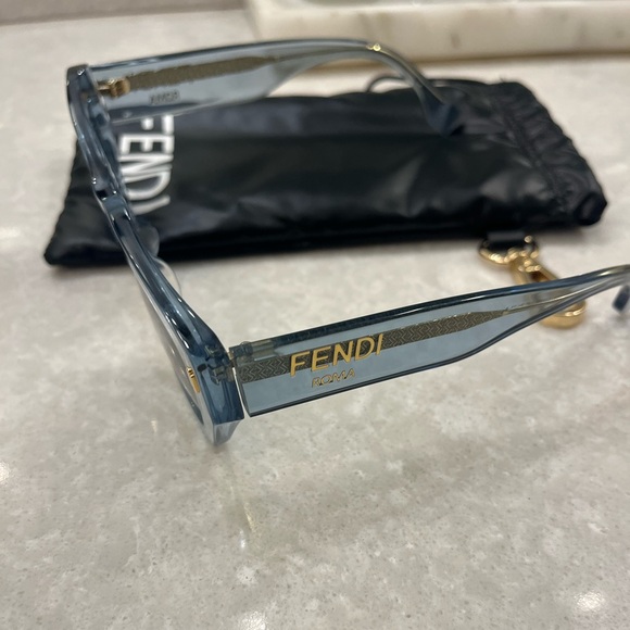 Fendi blue sunglasses - Picture 3 of 5